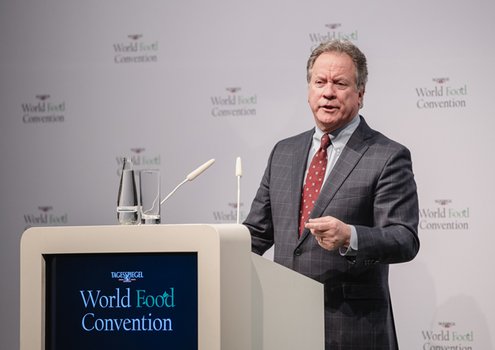World Food Program Director David Beasley speakting at a conference.